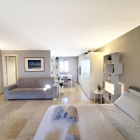 Penthouse In The Heart Of Bari With Terrace Leilighet Eksteriør bilde