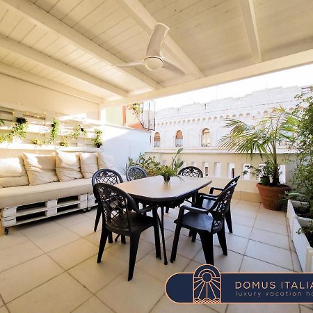 Penthouse In The Heart Of Bari With Terrace Leilighet Eksteriør bilde